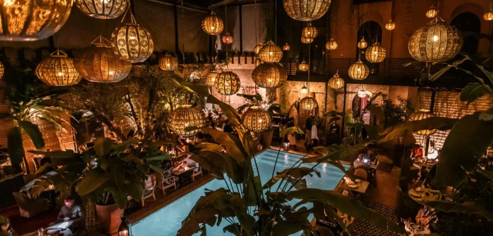 La-Trattoria-Restaurant-Marrakech-Morocco-Lanterns-over-the-pool-at-nighttime-1440x975